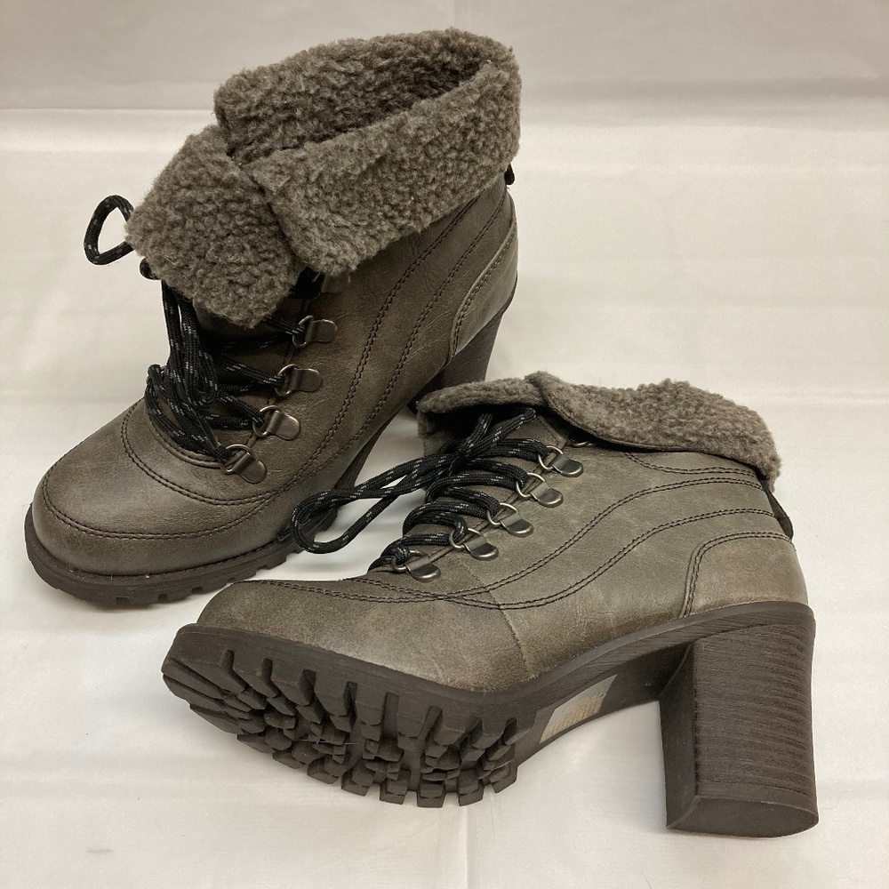 Mudd block heel ankle booties